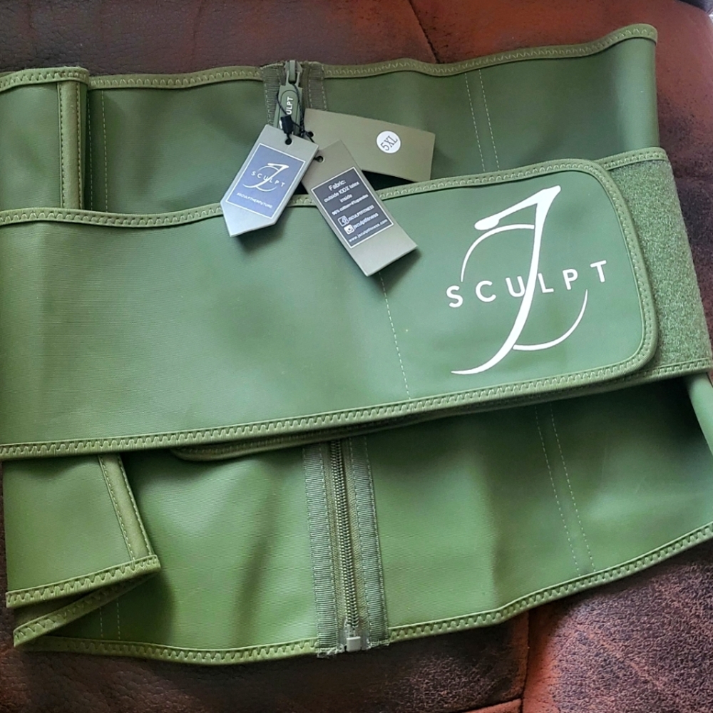 Woman's waist trainer size 5x brand new never worn